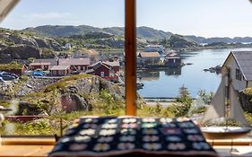 Sharming Cabin In Sund