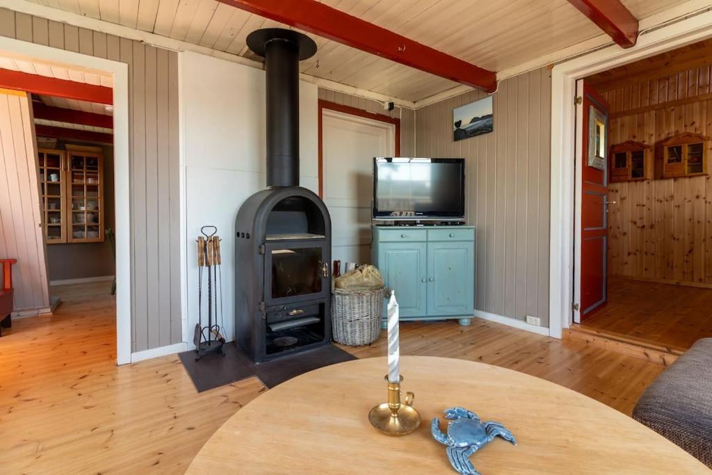 Sharming Cabin In Sund Sund  Extérieur photo